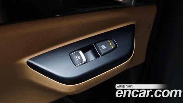 Kia Carnival 2021 — Şəkil 18/20