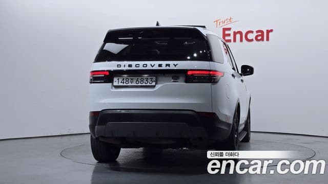 Land Rover Discovery 5 2019 — ფოტო 3/20