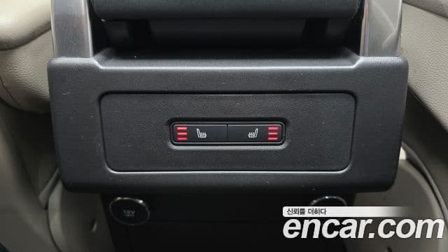 Land Rover Discovery 5 2019 — ფოტო 17/20