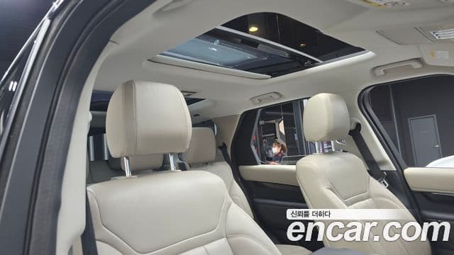 Land Rover Discovery 5 2019 — ფოტო 18/20