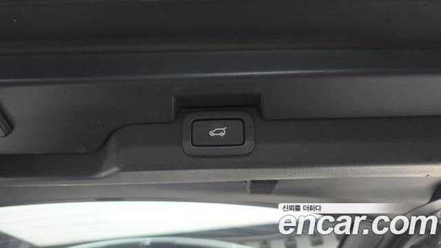 Land Rover Discovery 5 2019 — ფოტო 19/20