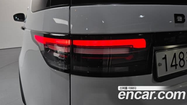 Land Rover Discovery 5 2019 — ფოტო 4/34