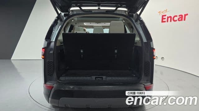 Land Rover Discovery 5 2019 — ფოტო 31/34