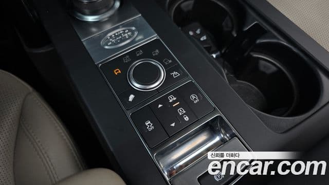 Land Rover Discovery 5 2019 — ფოტო 30/34