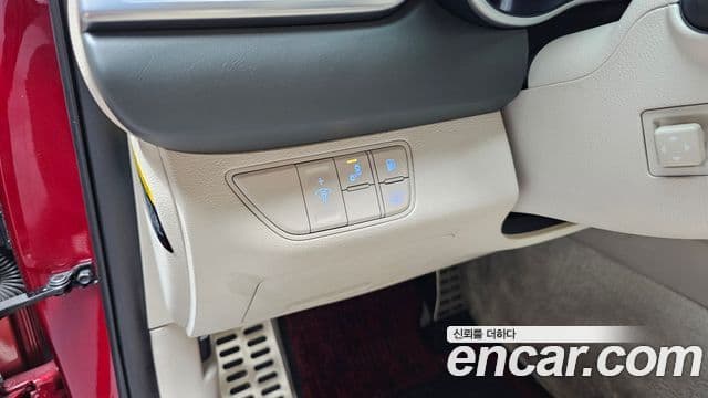 Genesis G70 2019 — Photo 12/33