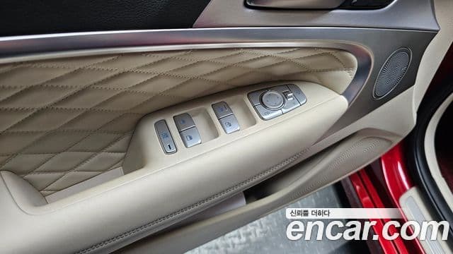 Genesis G70 2019 — Photo 19/33