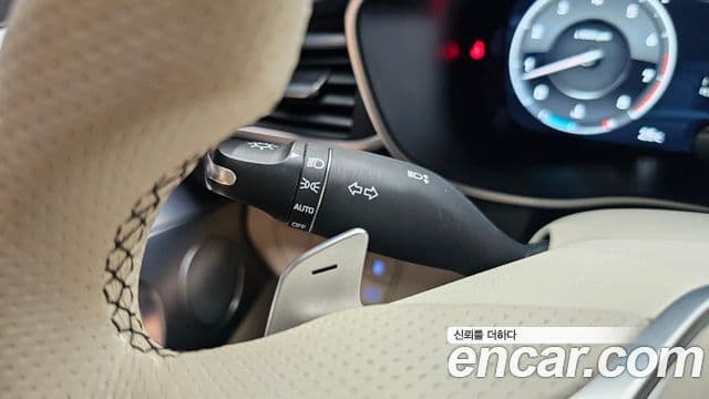 Genesis G70 2019 — Photo 18/33