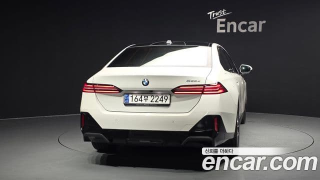 BMW 5 Series 2024 — Şəkil 3/20