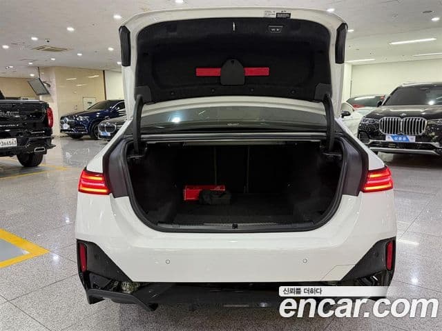 BMW 5 Series 2024 — Şəkil 19/20