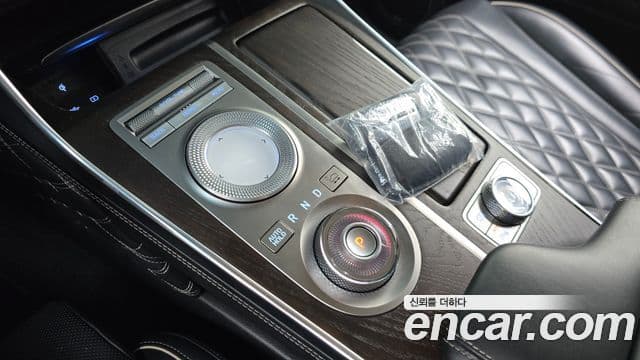 Genesis GV80 2020 — ფოტო 8/20