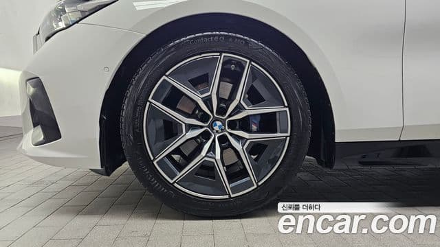 BMW 5 Series 2023 — фото 5 из 20