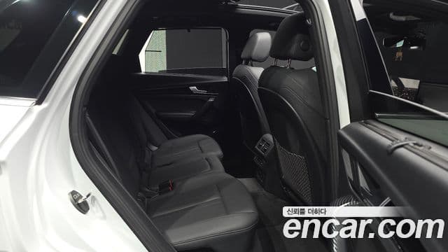 Audi Q5 2022 — Şəkil 11/20