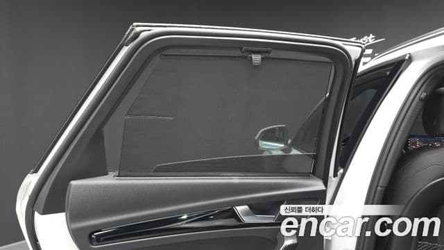 Audi Q5 2022 — Şəkil 28/35