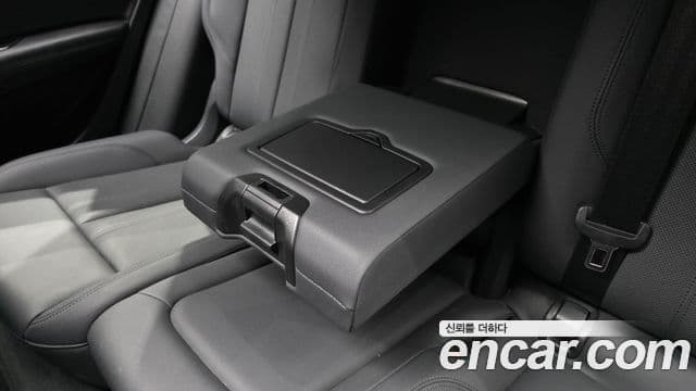Audi Q5 2022 — Şəkil 10/35