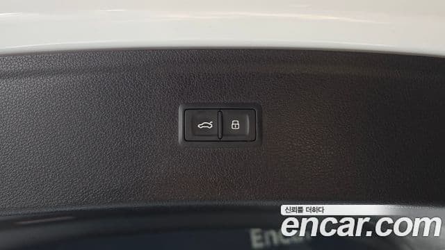 Audi Q5 2022 — Şəkil 12/35