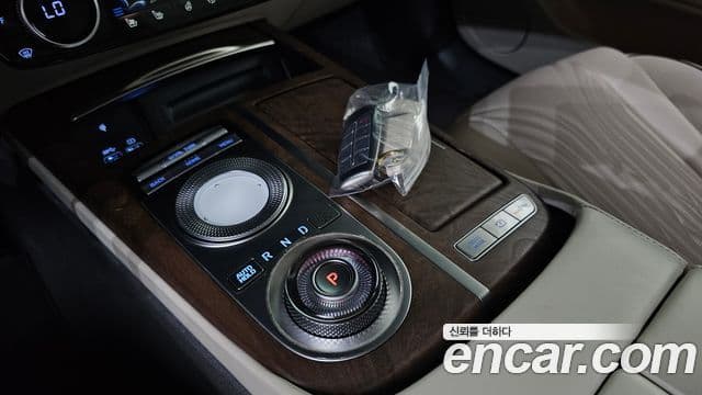 Genesis Electrified G80 2020 — Şəkil 9/20
