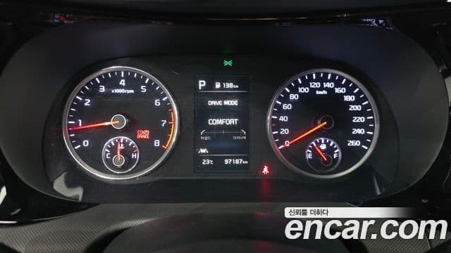 Kia K5 2022 — ფოტო 8/20
