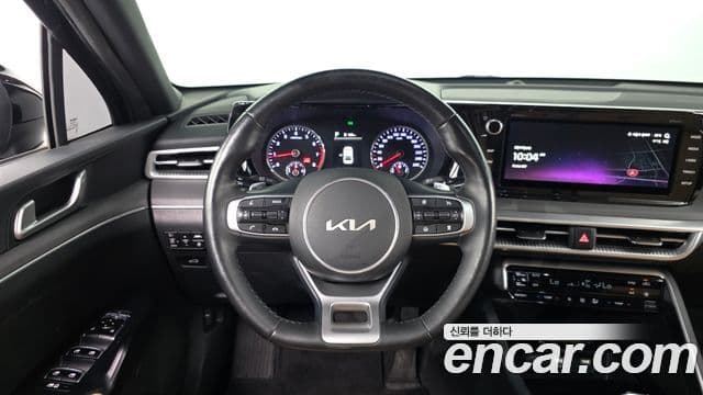 Kia K5 2022 — ფოტო 13/20