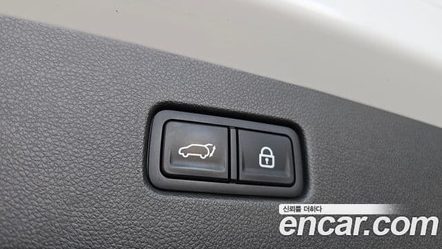 Genesis GV70 2021 — Photo 26/30