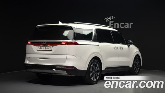 Kia Carnival 2023 — ფოტო 2/20