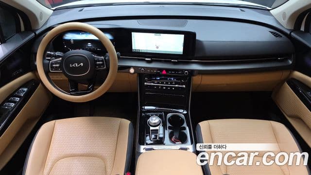 Kia Carnival 2023 — ფოტო 7/20