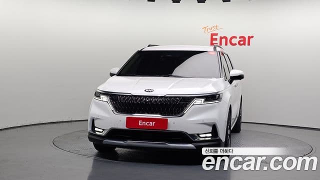 Kia Carnival 2021 — ფოტო 3/20