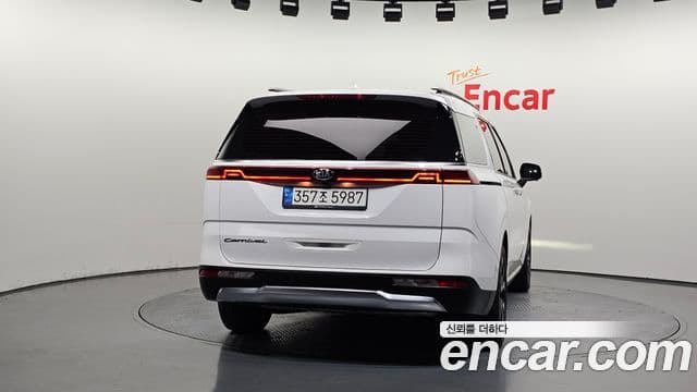 Kia Carnival 2021 — ფოტო 4/20