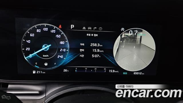 Kia Carnival 2021 — ფოტო 8/20