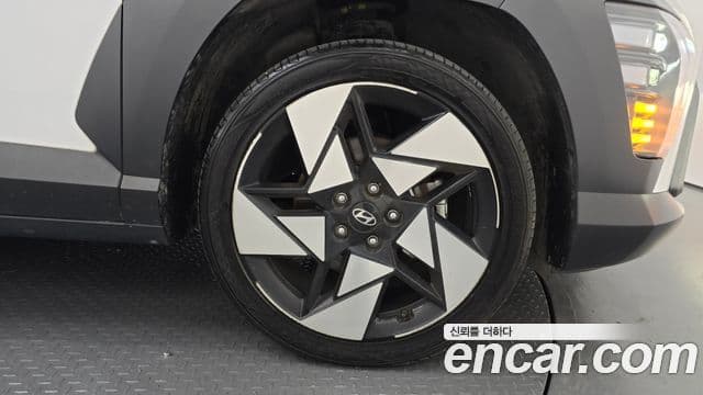 Hyundai Kona Hybrid 2023 — Photo 6/31