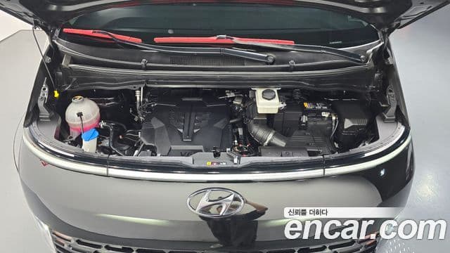 Hyundai Staria 2023 — ფოტო 6/20
