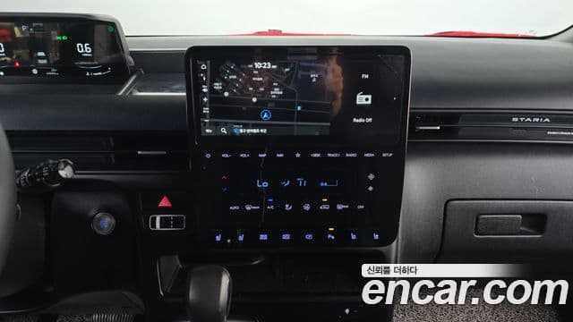 Hyundai Staria 2023 — ფოტო 13/20