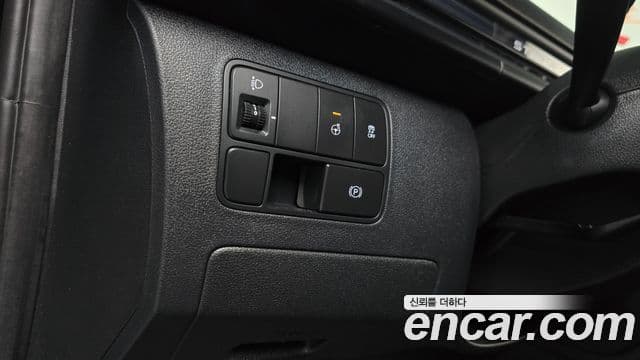 Hyundai Staria 2023 — ფოტო 16/20
