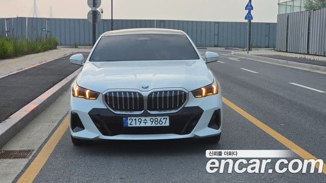 BMW 5 Series 2024 — ფოტო 10/20