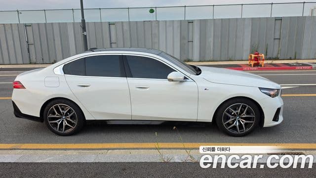 BMW 5 Series 2024 — ფოტო 2/20