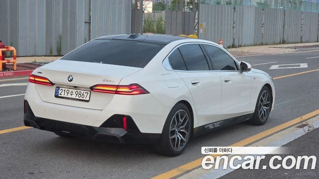 BMW 5 Series 2024 — ფოტო 3/20