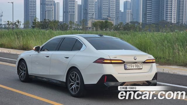 BMW 5 Series 2024 — ფოტო 4/20