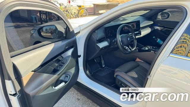 BMW 5 Series 2024 — ფოტო 6/20