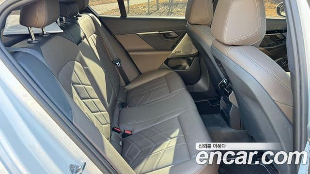 BMW 5 Series 2024 — ფოტო 18/20