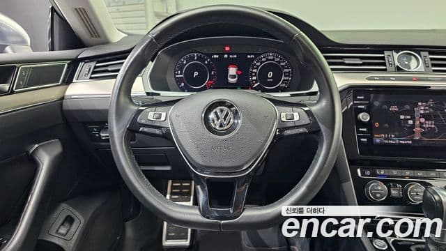 Volkswagen Arteon 2018 — ფოტო 13/20