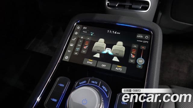 Genesis G90 2023 — ფოტო 28/40