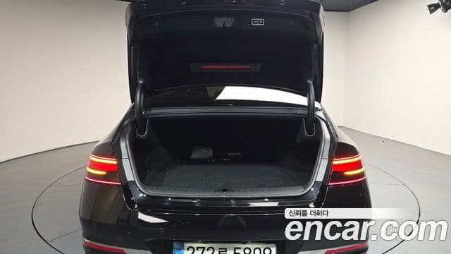 Genesis G90 2023 — ფოტო 32/40