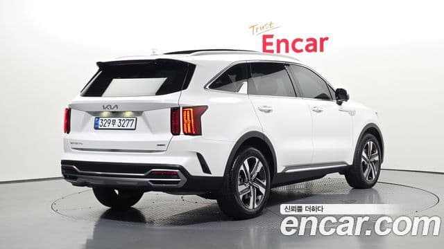 Kia Sorento 2023 — Фото 2/20