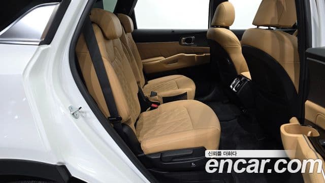 Kia Sorento 2023 — Фото 12/20