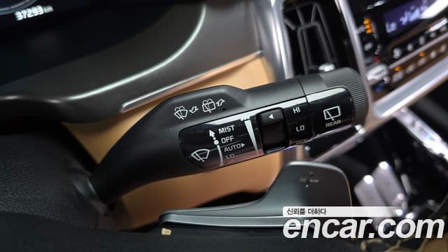 Kia Sorento 2023 — Фото 18/20