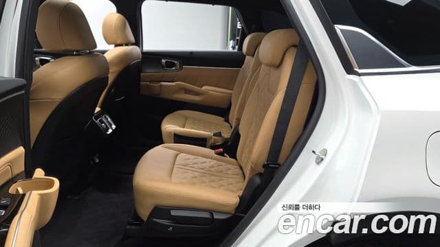 Kia Sorento 2023 — Photo 21/34