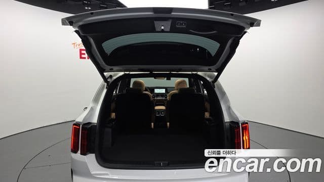 Kia Sorento 2023 — Photo 19/34