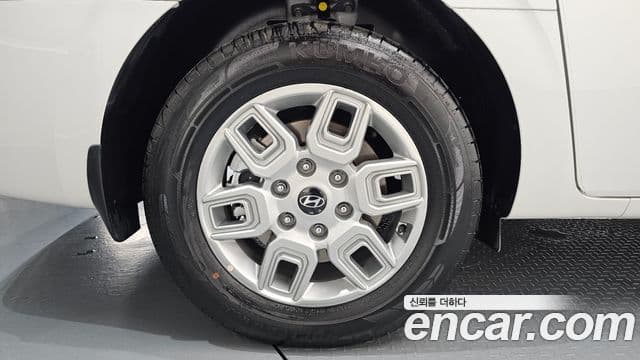 Hyundai Staria 2025 — фото 5 из 20