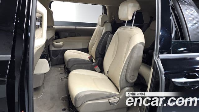 Kia Carnival 2025 — Şəkil 11/20