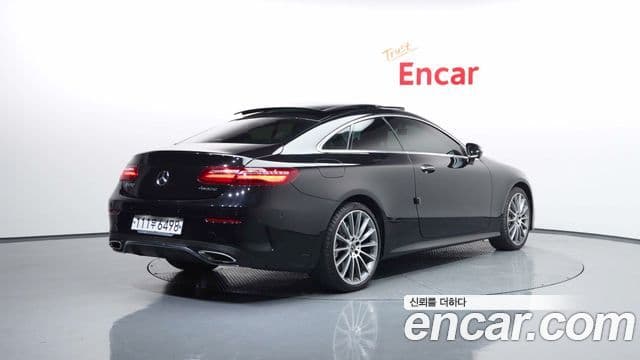 Mercedes-Benz E-Class 2019 — ფოტო 2/20