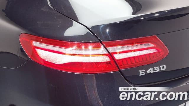 Mercedes-Benz E-Class 2019 — Photo 3/34